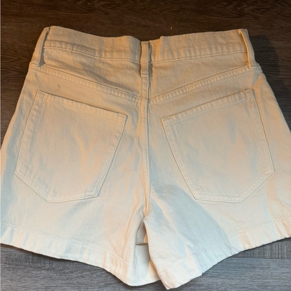 Banana Republic Khaki Shorts - Picture 5 of 5